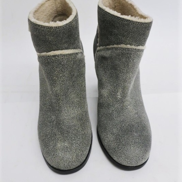 Chanel Shearling CC Ankle Boots Gray Distressed - Picture 2 of 8